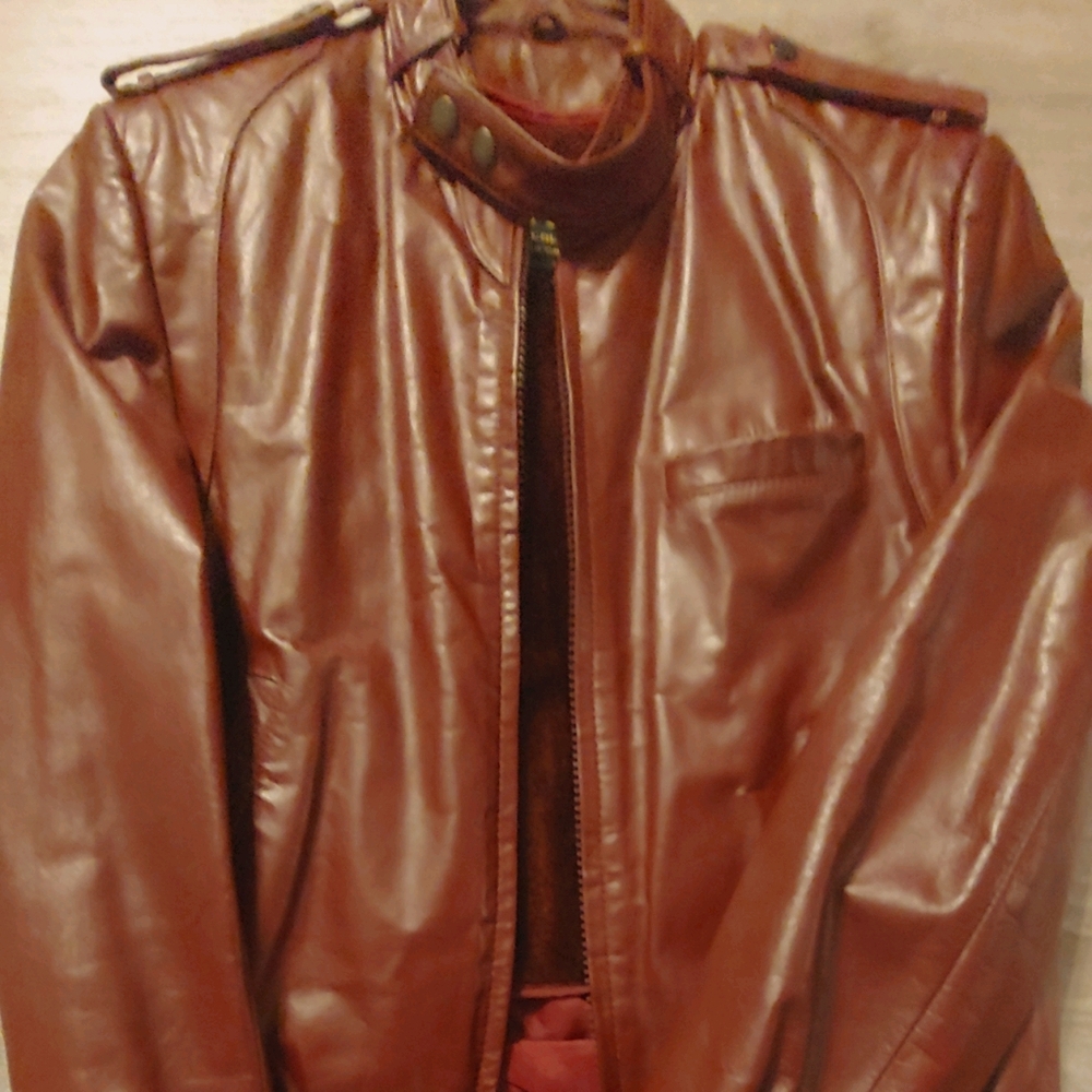 VTG Leather jacket w/ inner faux fur lining Size 36